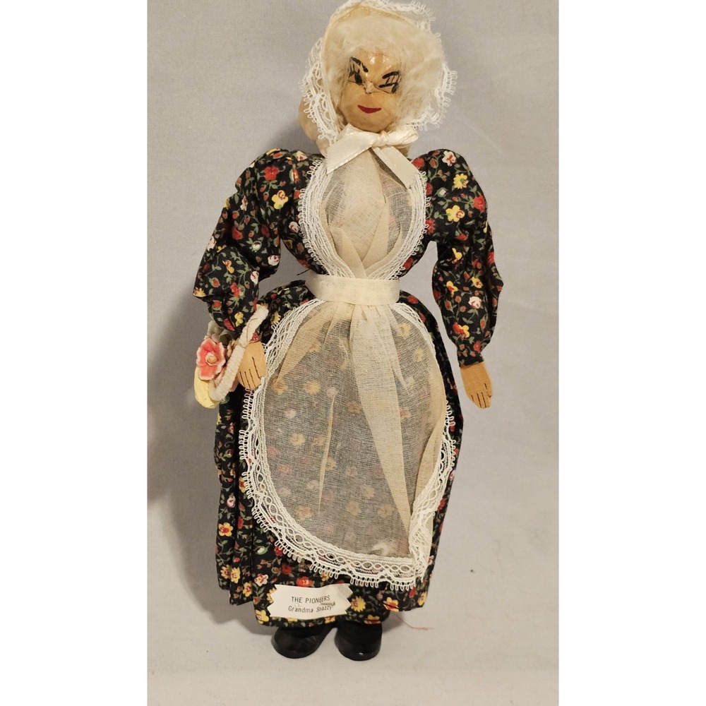 Vintage Ozart Walnut Head The Pioneer Grandma Snazzy Doll 9 Inch